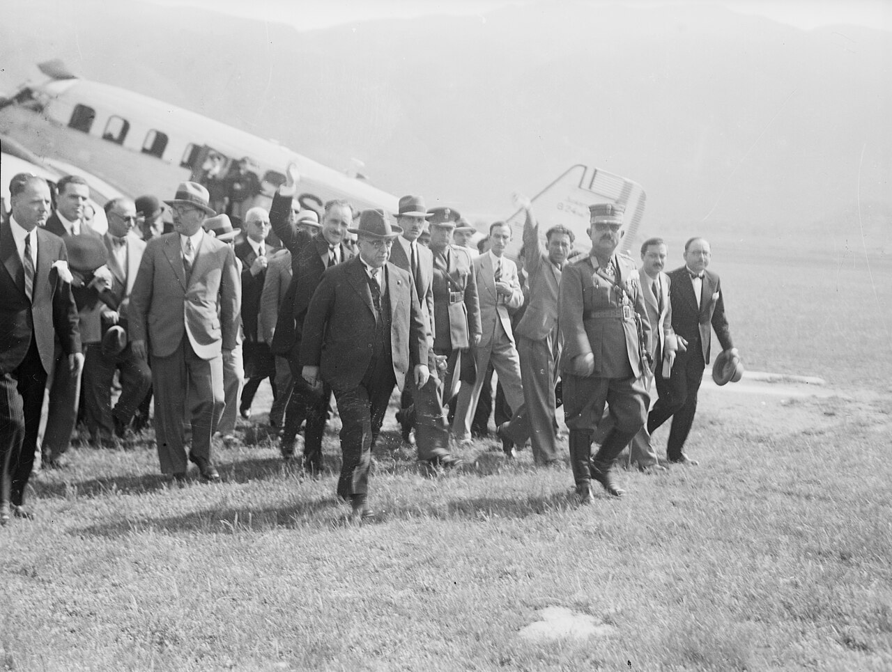 Ο Ιωάννης Μεταξάς κατά την άφιξή του στο αεροδρόμιο Ιωαννίνων, 13 Ιουνίου 1937